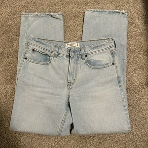 ABERCROMBIE 90s STRAIGHT MID RISE JEANS